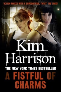 A Fistful of Charms (The Hollows 4)
